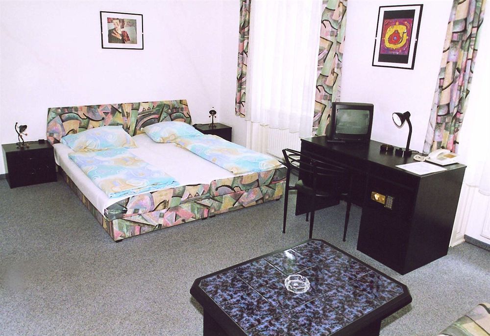 Riess City Rooms - Self Check-In Вена Экстерьер фото