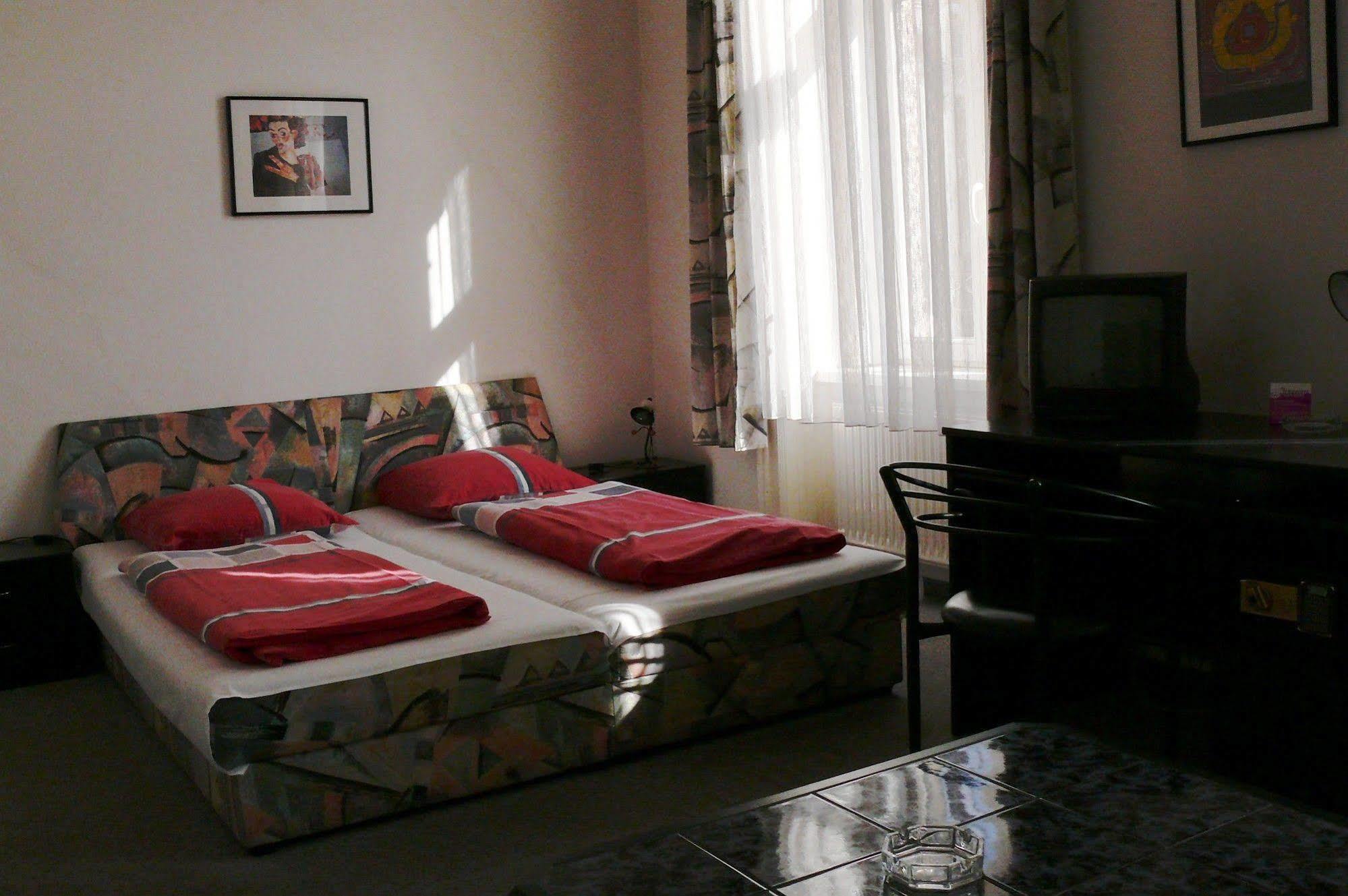 Riess City Rooms - Self Check-In Вена Экстерьер фото