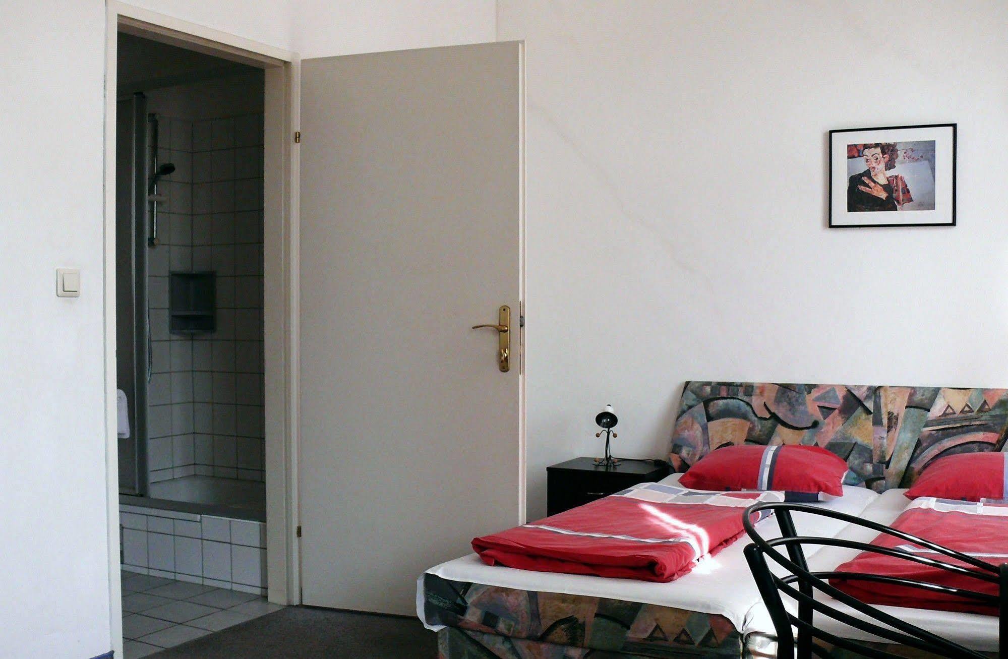 Riess City Rooms - Self Check-In Вена Экстерьер фото